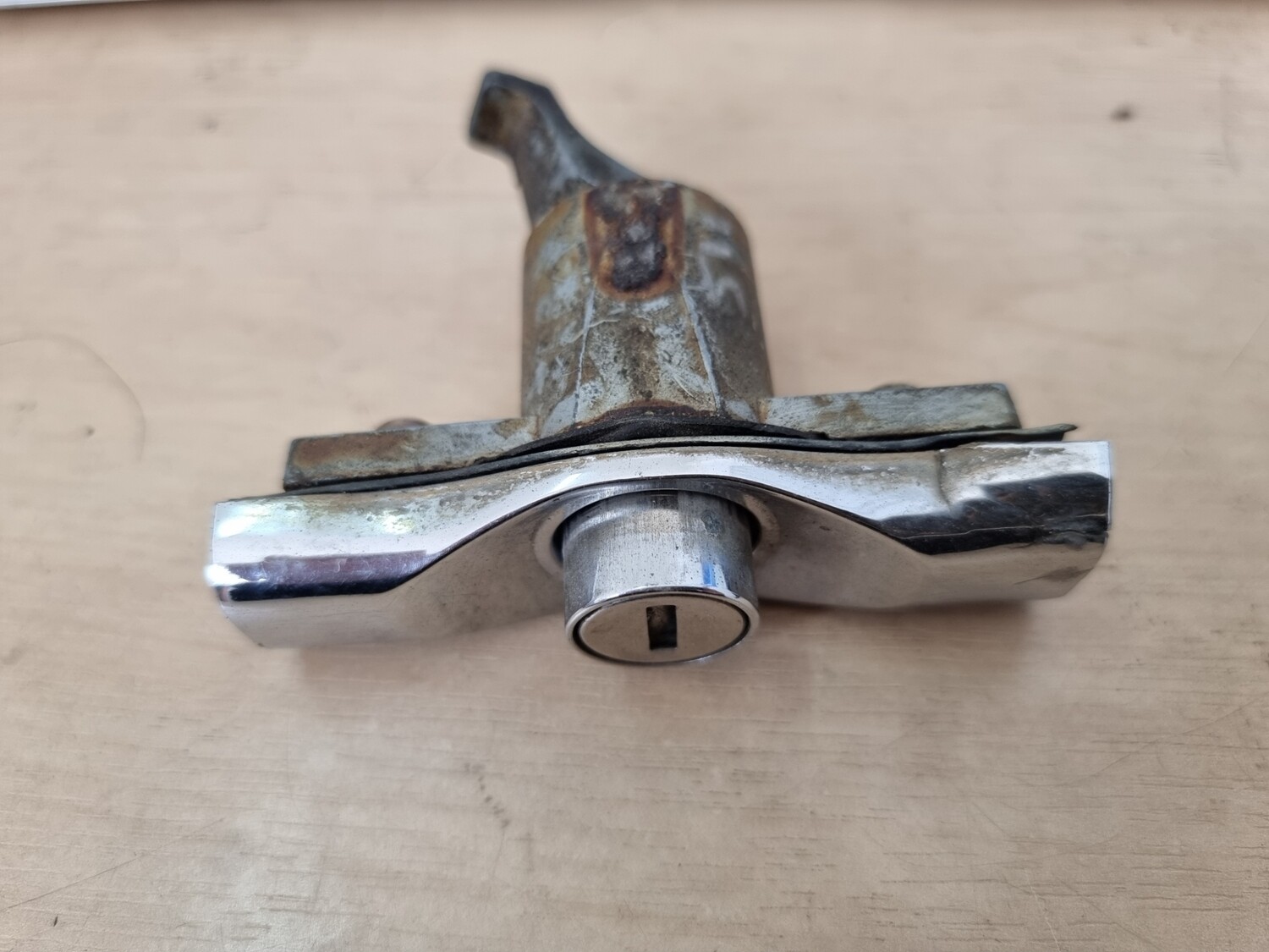 Mercedes-Benz Boot Lock Without Key (W114/5)