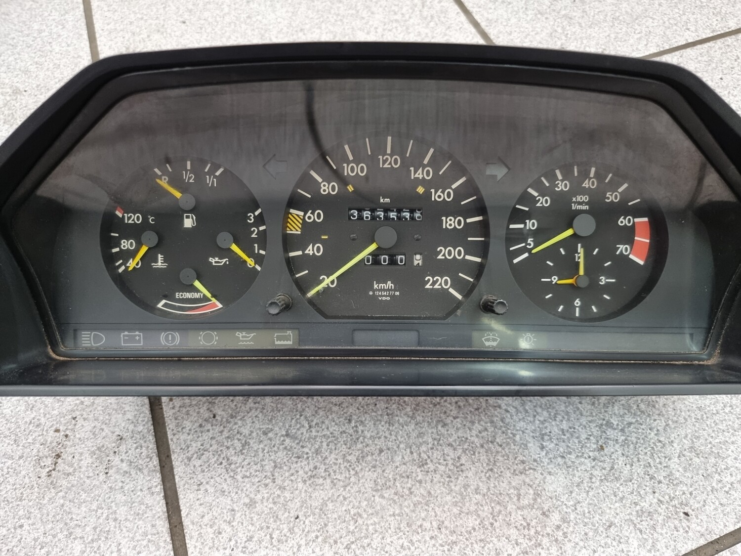 MercedesBenz Cluster (W124 230E) 1245427706
