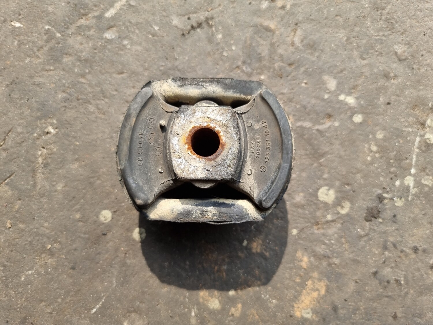 Mercedes-Benz Axle Mounting (W123)
