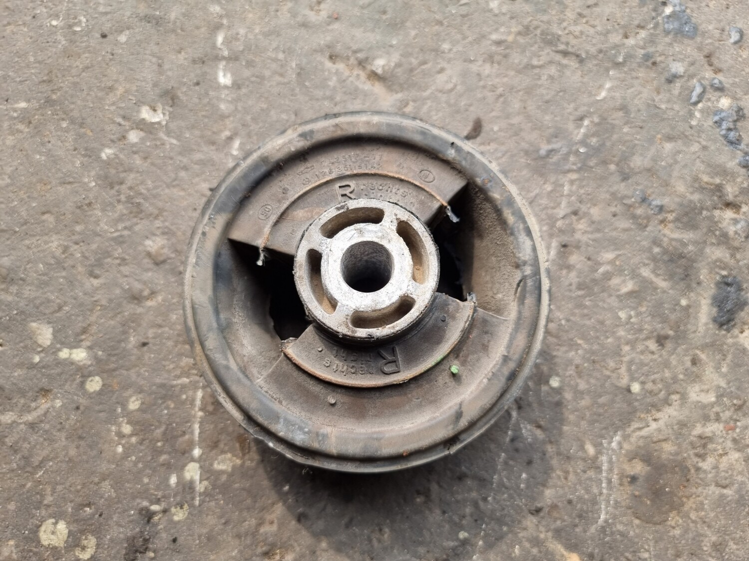 Mercedes-Benz Rubber Mounting (W126)
