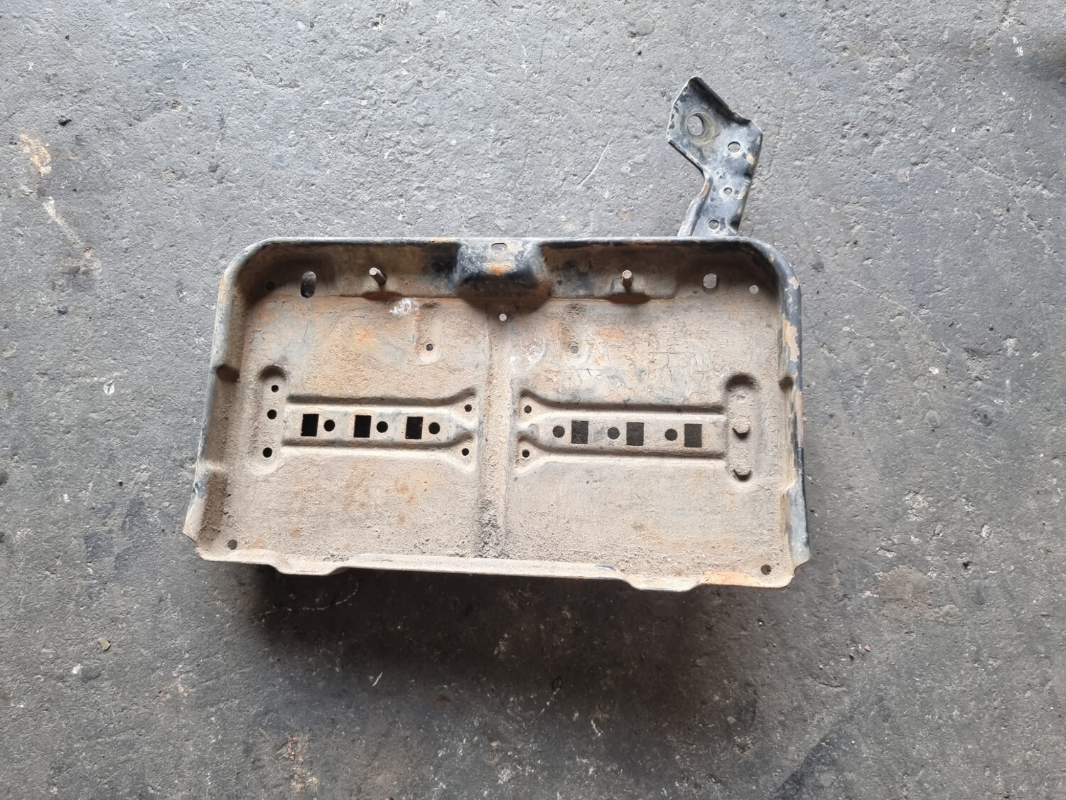 MercedesBenz Battery Tray (W123)