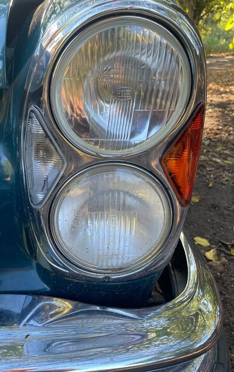 Mercedes-Benz Pair of Stacked Headlights (W108)