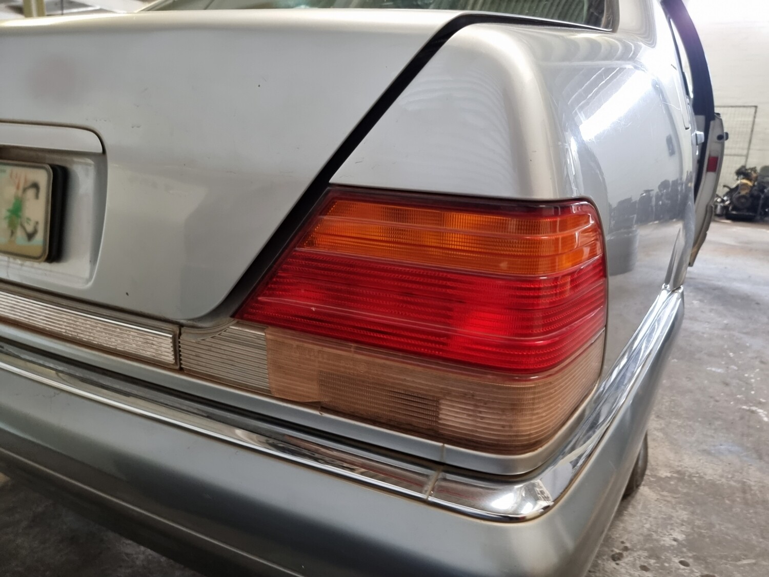 Mercedes-Benz Right Tail light (W140)