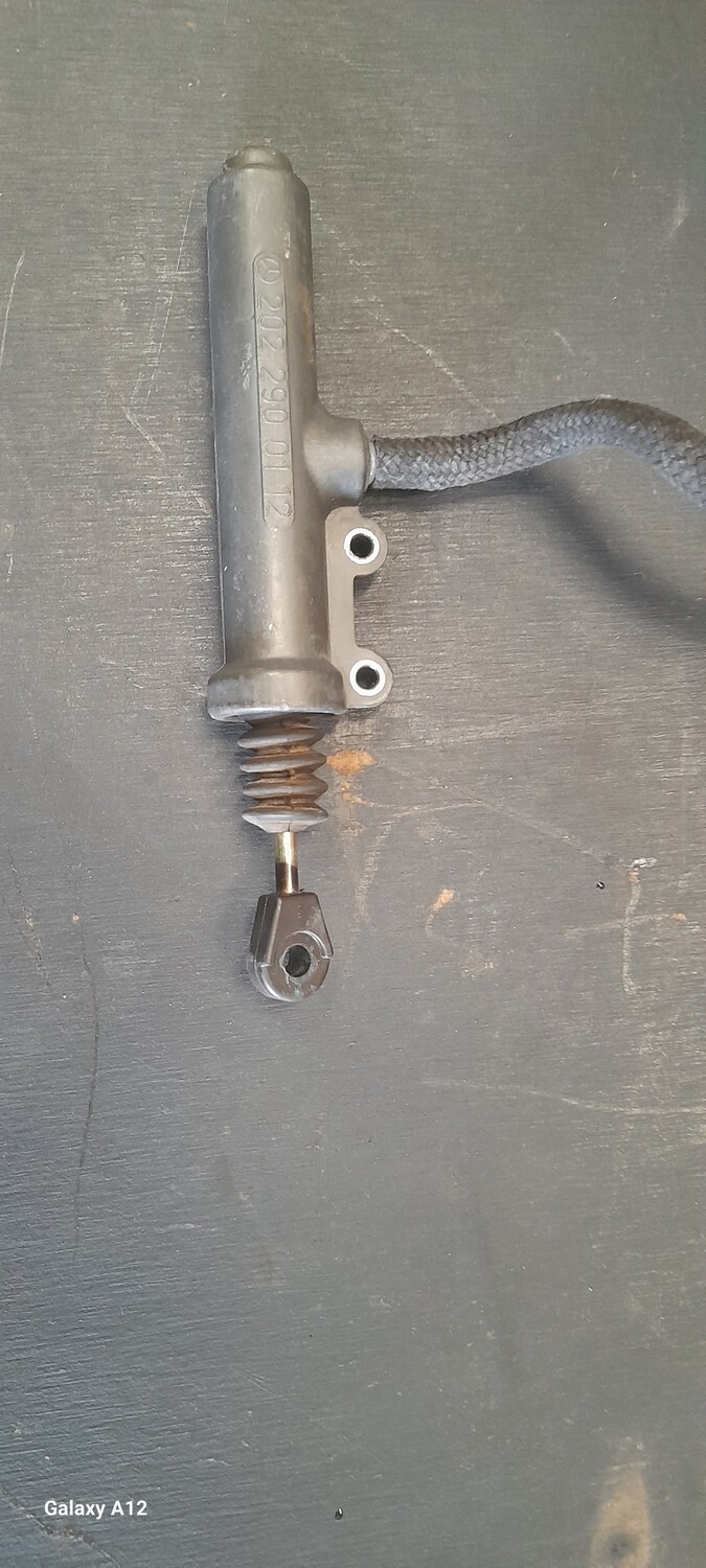 MercedesBenz Clutch Master Cylinder (W202) 2022900112