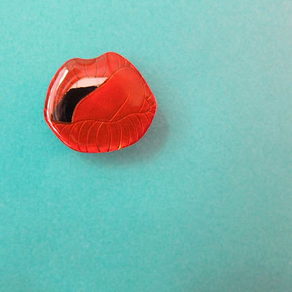Broche Lick It Rouge