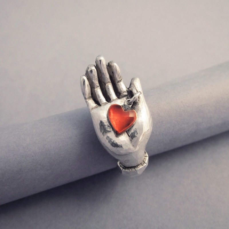 Bague Le coeur sur la main