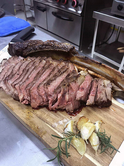 USDA Choice Ribeye Tomahawk Steak