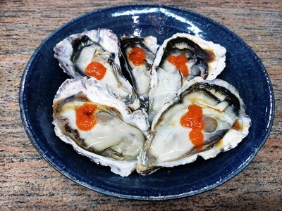 Sashimi Grade Japanese Whole Shell Oysters 5pcs