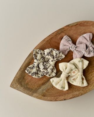 ПОВ'ЯЗКИ, БАНТИКИ