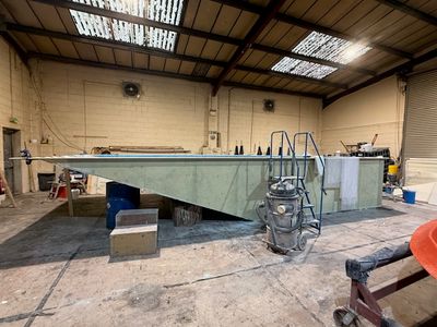 7 m x 2.8 m x 1.4 m In Ground Pool,  Check map in Pictures for EXTRA delivery costs by geographic location,  Options with and with out slope.