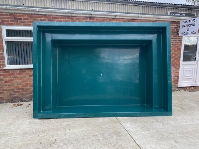 5000 L Shelves on 3 Sides Fish Koi Pond / Pool  295 x 199 x 76 cm Depth (Excluding Flange)  CHECK MAP FOR EXTRA CARRIAGE COSTS IF APPLICABLE