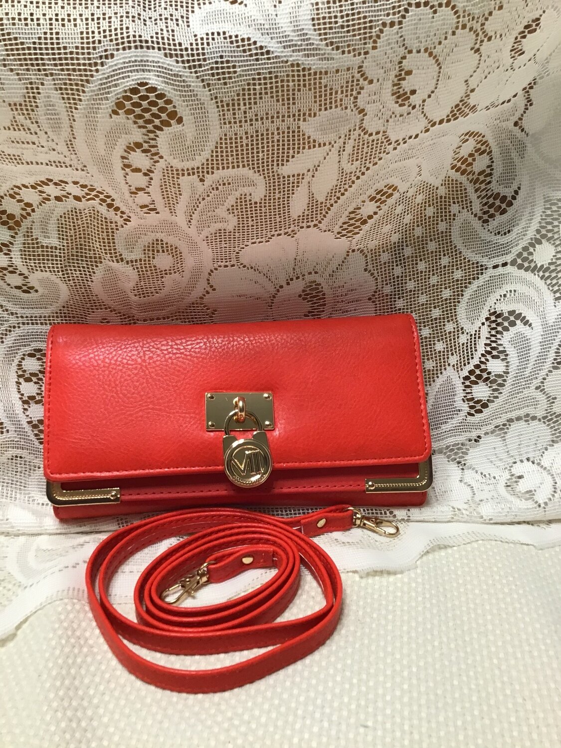 CYNDEE CROSSBODY WRISTLET