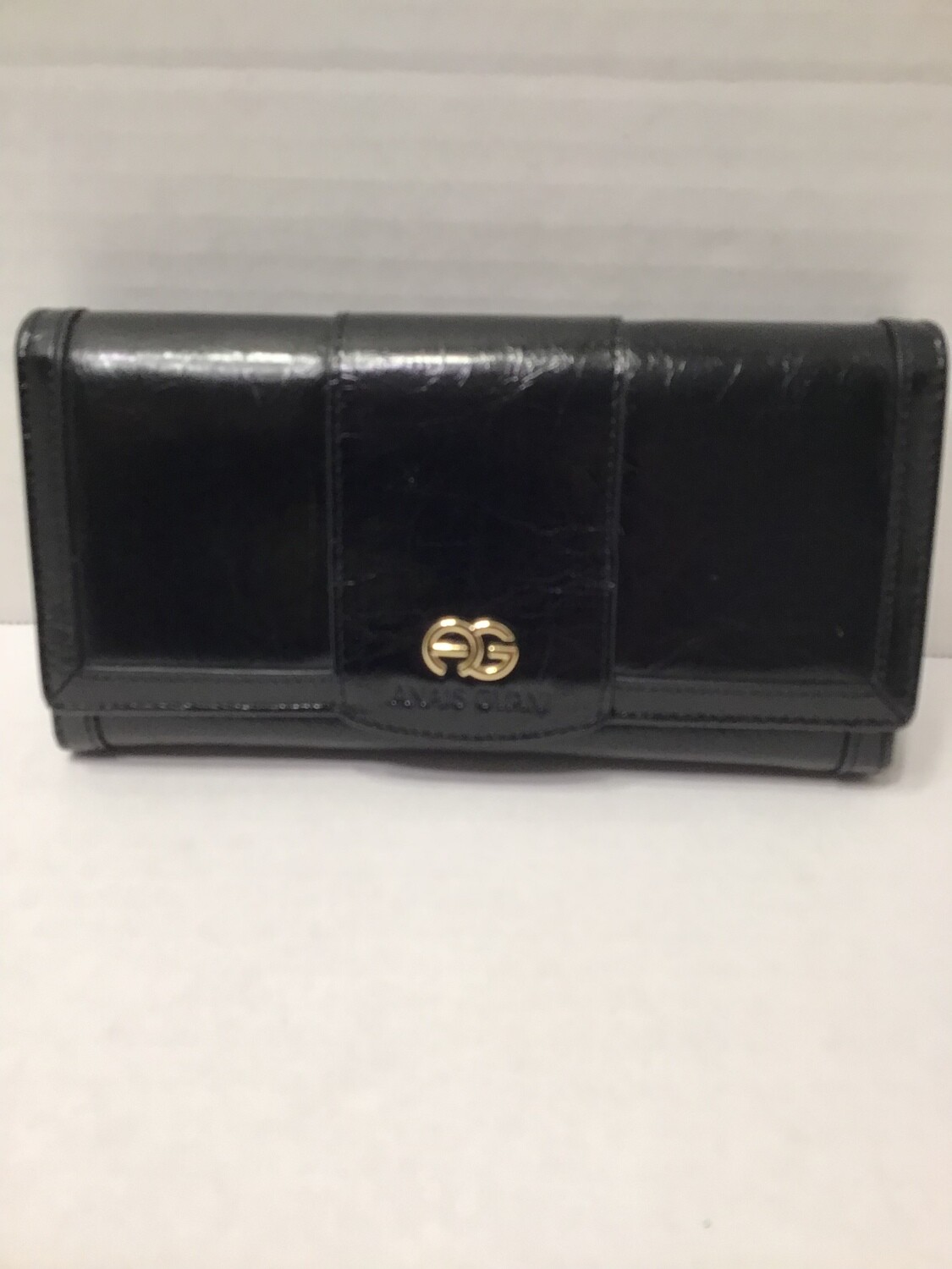 LAURA WALLET