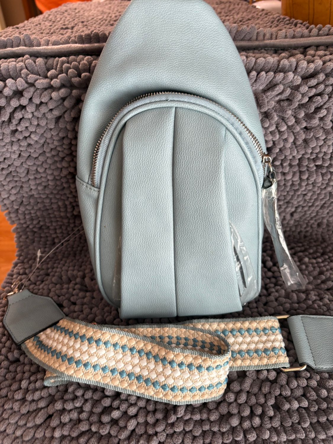ELIANNA SLING BAG