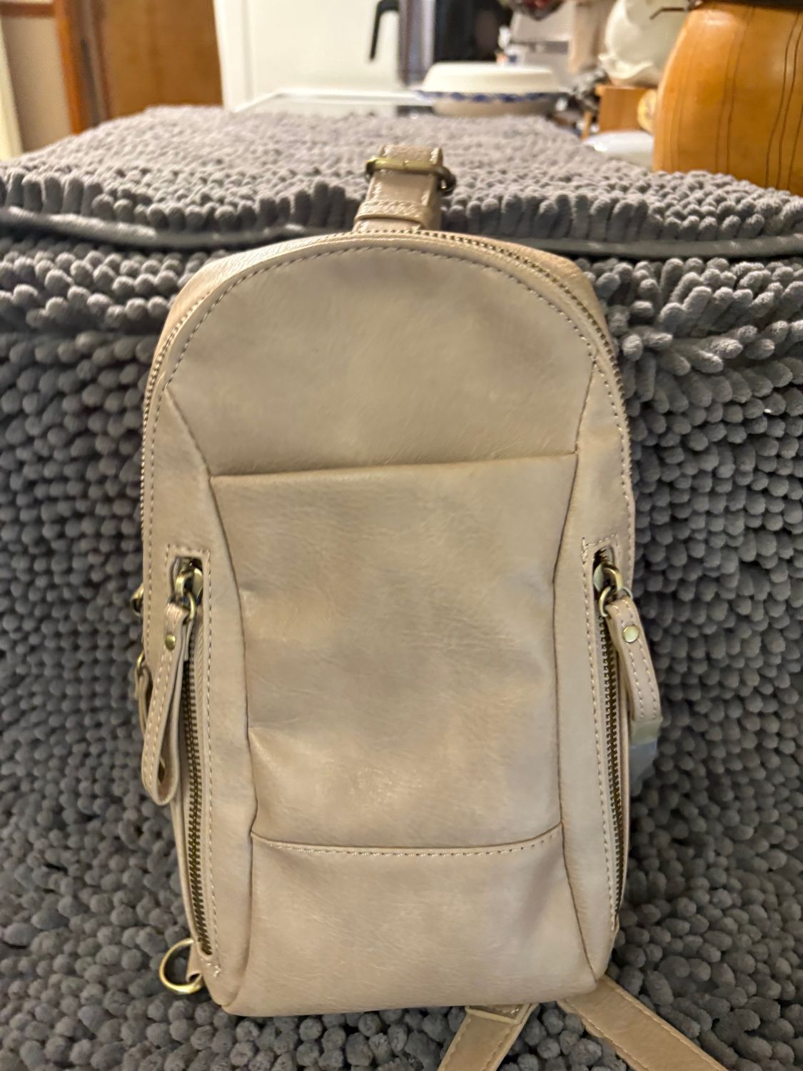 EVELYN SLING BAG