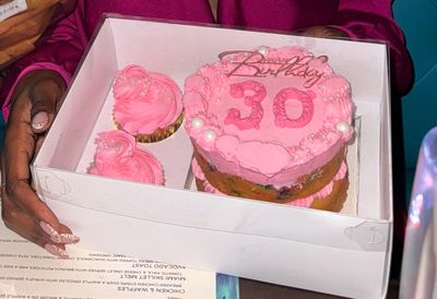 Celebration Box With 2 Cupcakes