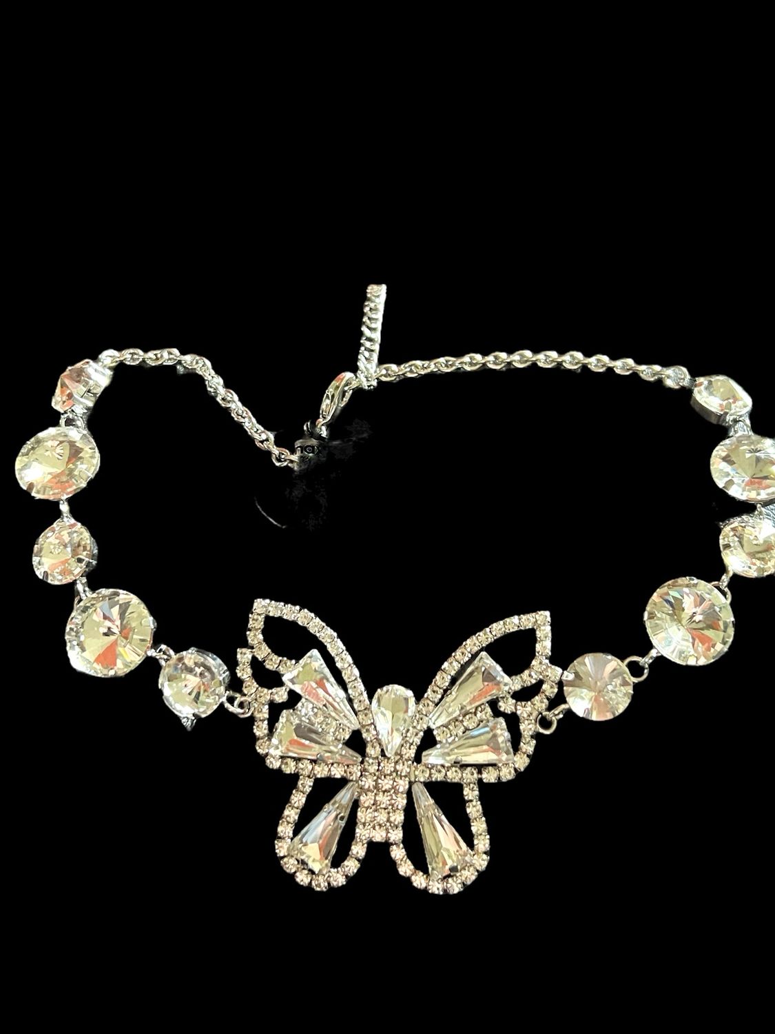 Classy Glass Crystal Choker