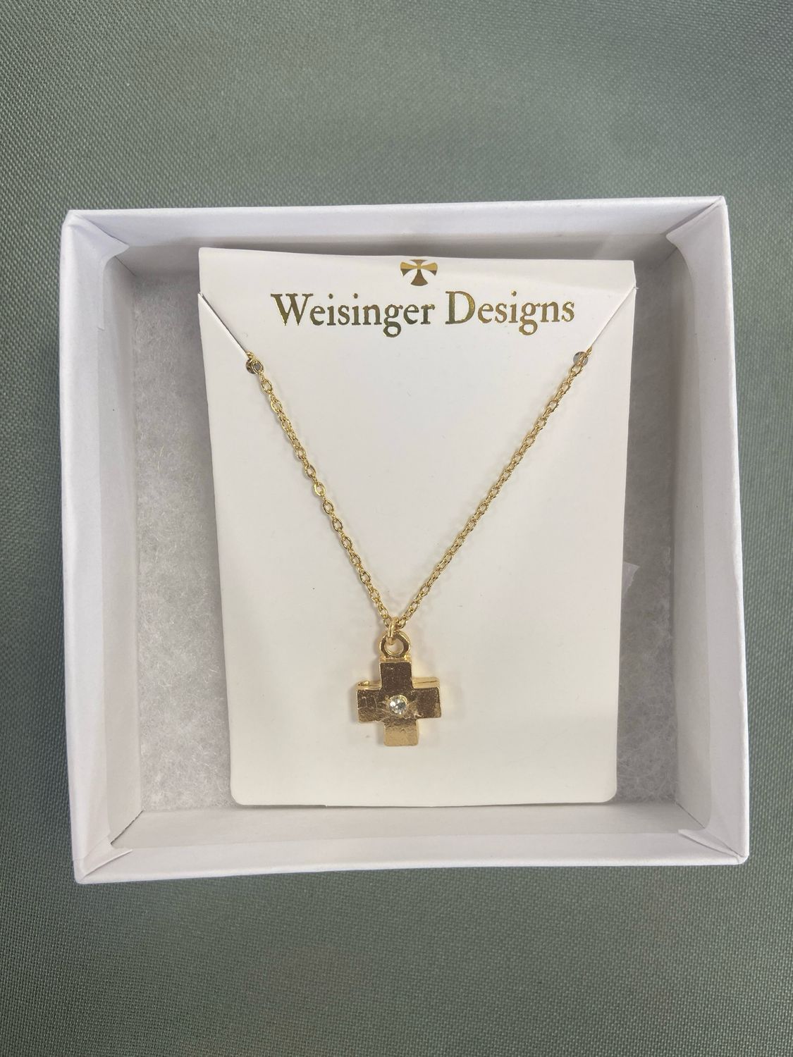 CROSS PENDANT NECKLACE