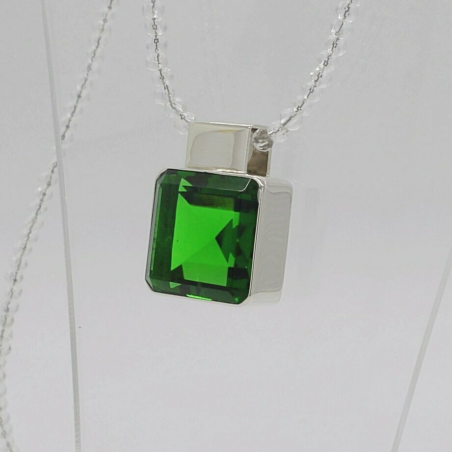 Anhänger Obsidian smaragdgrün quadratisch  "box" - 2 x 2 cm