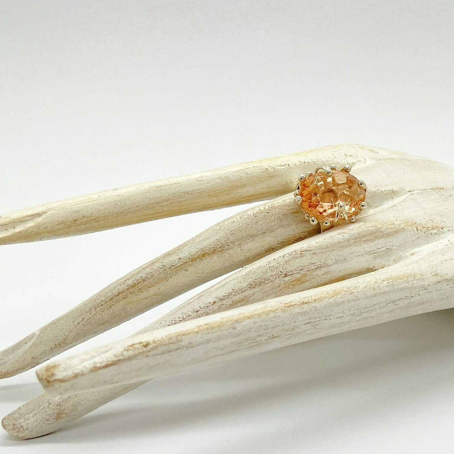Ring apricot "cramps" - 1,5 x 2 cm