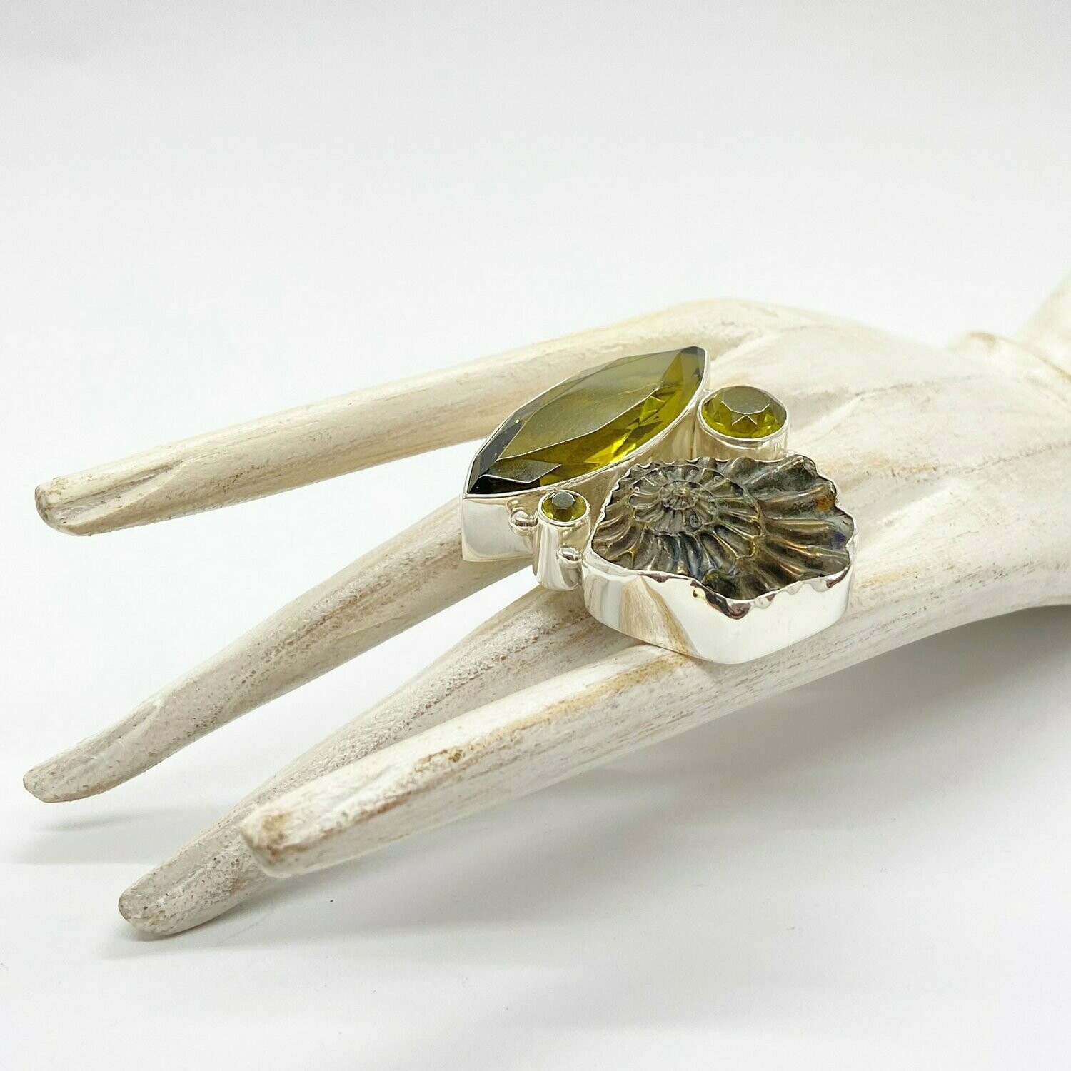 Unikat Ring Ammonite / Obsidian goldbraun - 1,5 x 4 cm