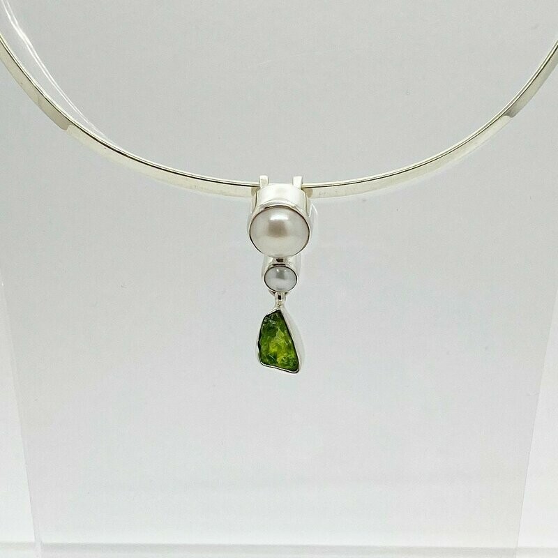 Anhänger Zuchtperle / Peridot (roh) Anhänger Zuchtperle / Peridot (roh) "elegant line"