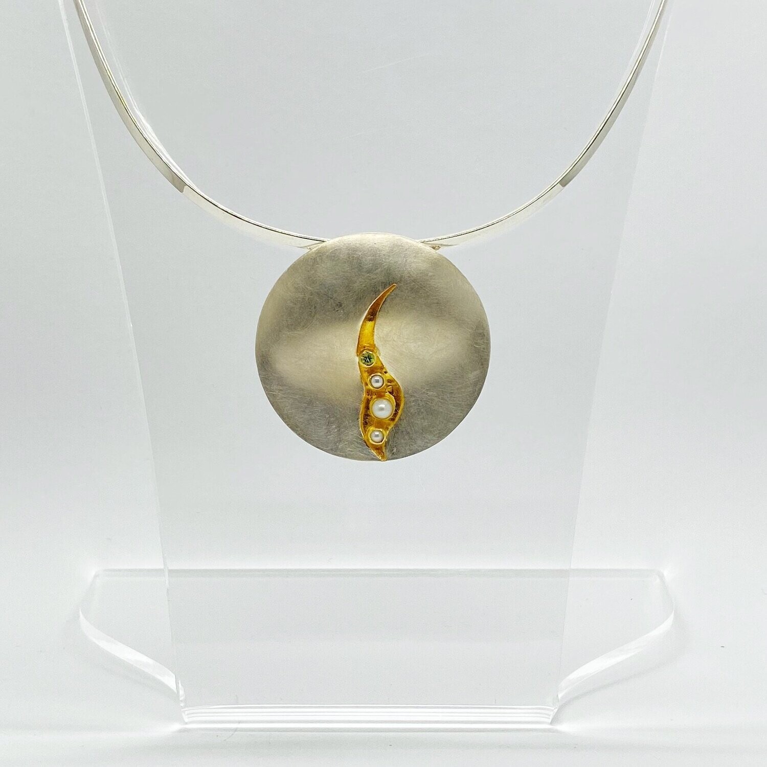 Anhänger + Brosche Zuchtperlen/Peridot  "secret blossoms" - 5 cm