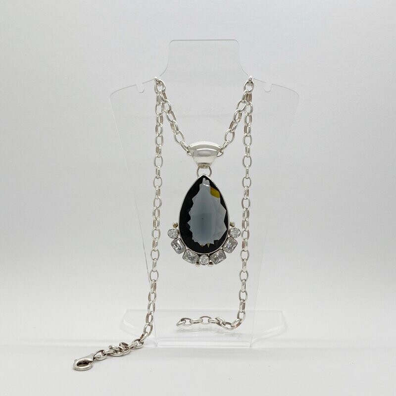 Unikat Anhänger Obsidian tropfen lichtschwarz/Zirkonia - 2,5 x 4 cm Unikat Anhänger Obsidian tropfen lichtschwarz/Zirkonia - 2,5 x 4 cm