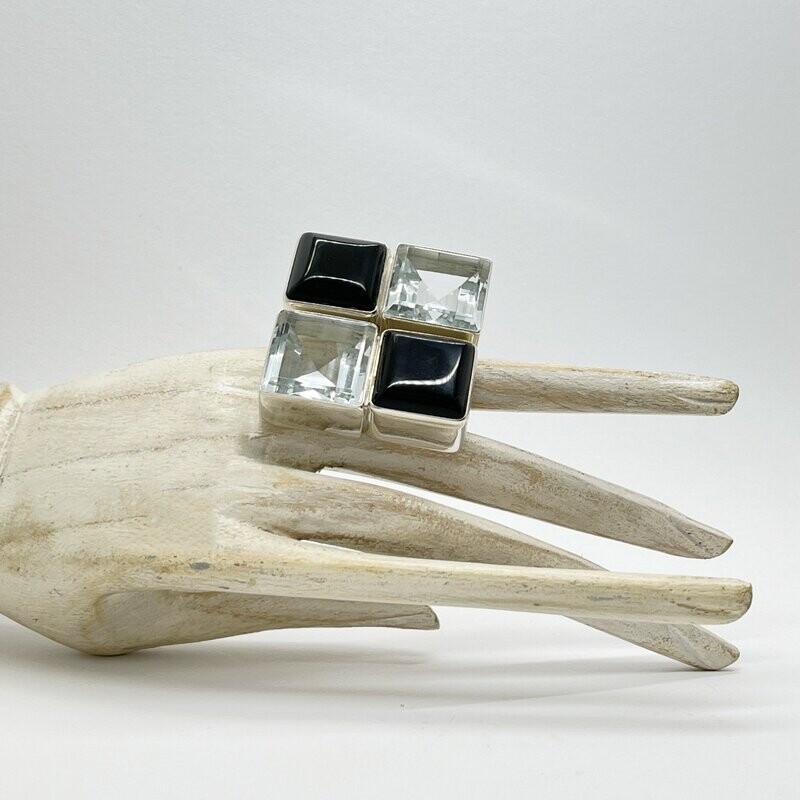 Uniukat Ring Bergkristall/Onyx - 4 x 4 cm Uniukat Ring Bergkristall/Onyx - 4 x 4 cm