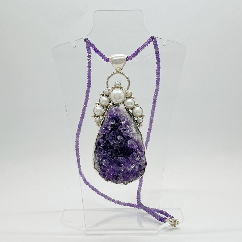Unikat Anhänger Amethyst+Zuchtperlen - 3,5 x 8 cm Unikat Anhänger Amethyst+Zuchtperlen - 3,5 x 8 cm