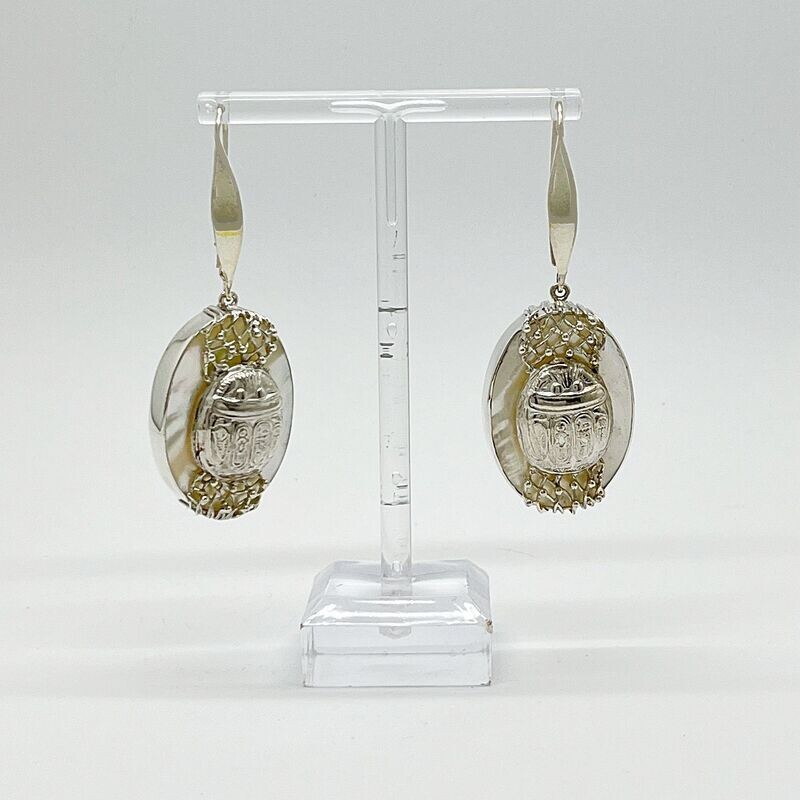 Unikat Ohrhänger Perlmutt Unikat Ohrhänger Perlmutt "scarab" - 2,5 x 3,5 cm