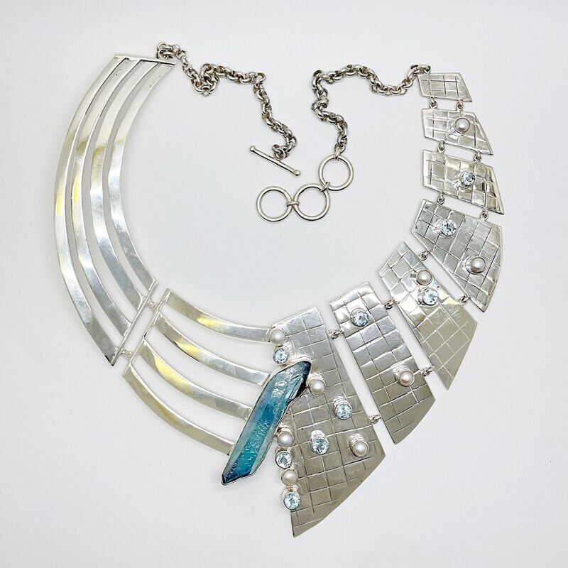 Unikat Collier Bergkristall(Aqua Aura)+Obsidian+Zuchtperle Unikat Collier Bergkristall(Aqua Aura)+Obsidian+Zuchtperle "geometry"