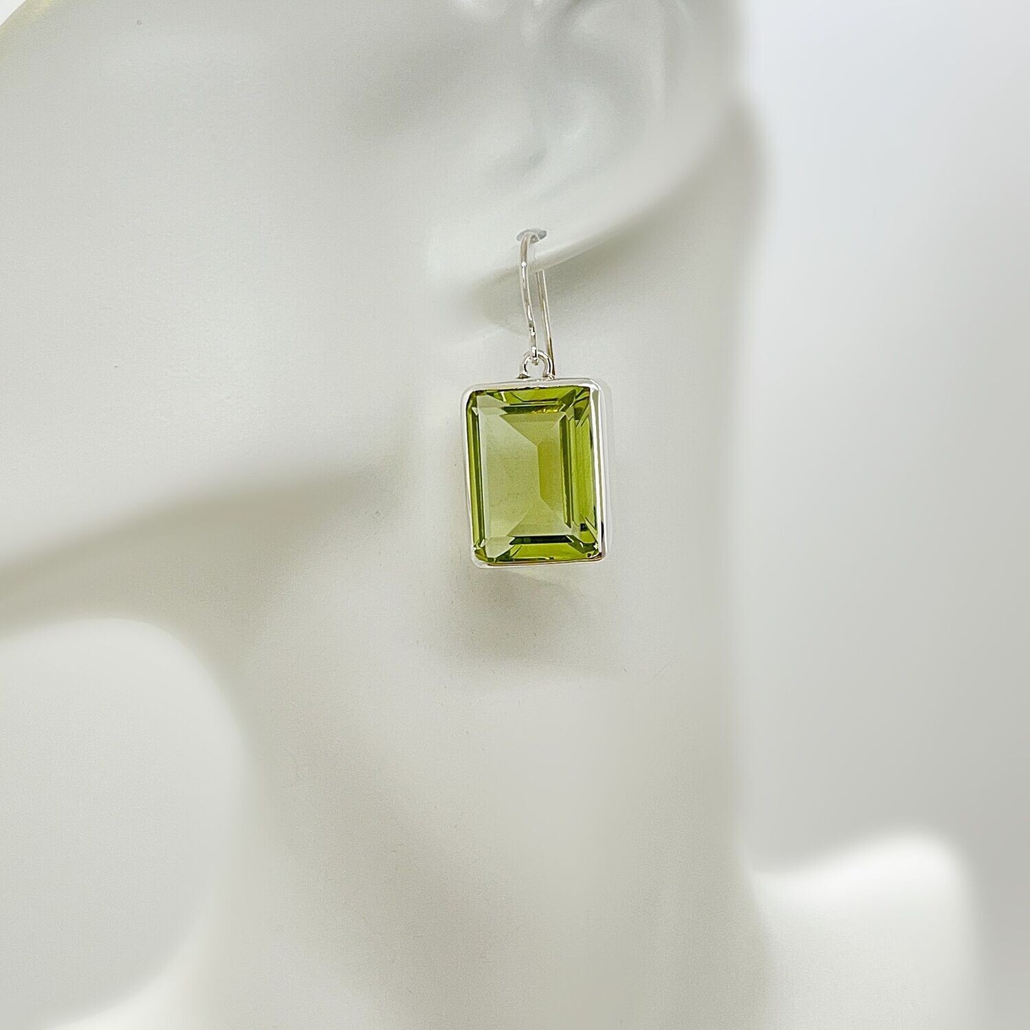 Ohrhänger Obsidian lichtgrün rechteckig - 1,5 x 2 cm