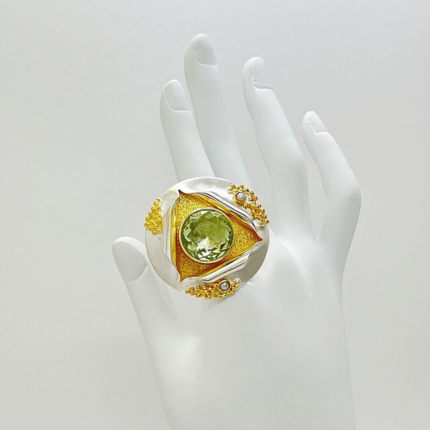 Ring Obsidian lichtgrün /Zuchtperle "elegant lotus" - 1,5 cm
