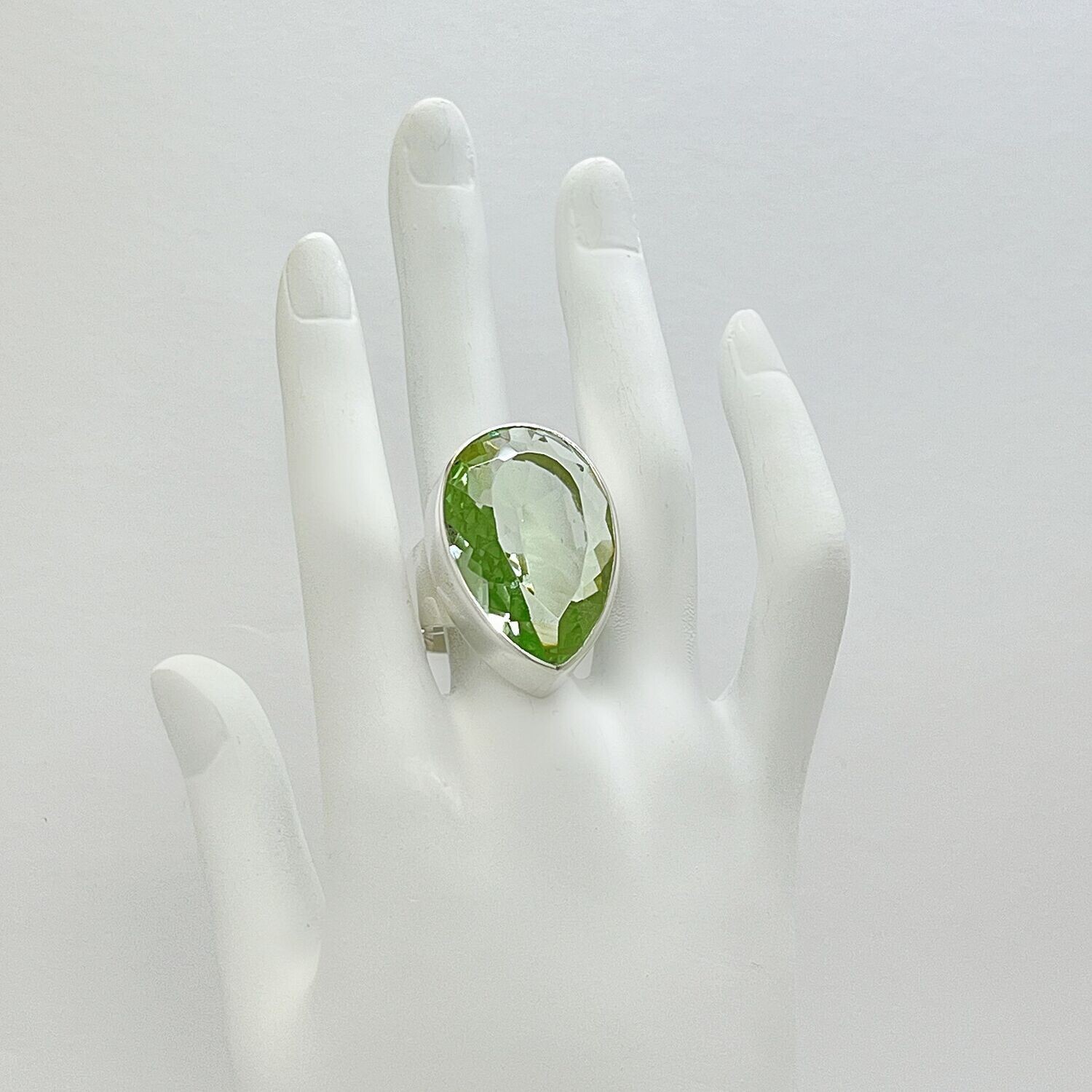 Ring Obsidian lichtgrün tropfen - 2 x 3 cm