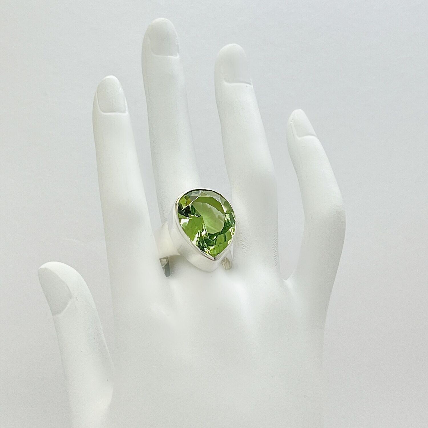 Ring Obsidian lichtgrün tropfen - 1,5 x 2 cm