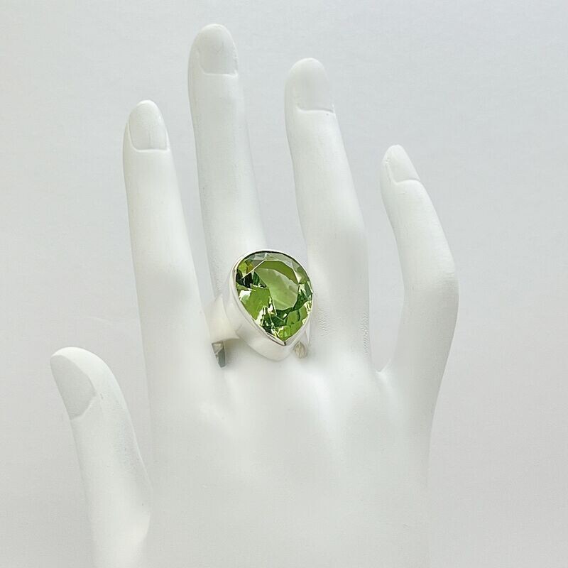 Ring Obsidian lichtgrün tropfen - 1,5 x 2 cm Ring Obsidian lichtgrün tropfen - 1,5 x 2 cm