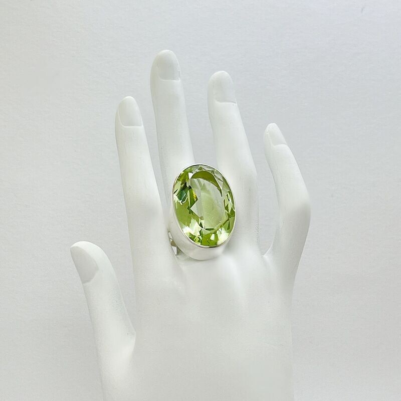 Ring Obsidian oval lichtgrün - 2 x 3 cm Ring Obsidian oval lichtgrün - 2 x 3 cm
