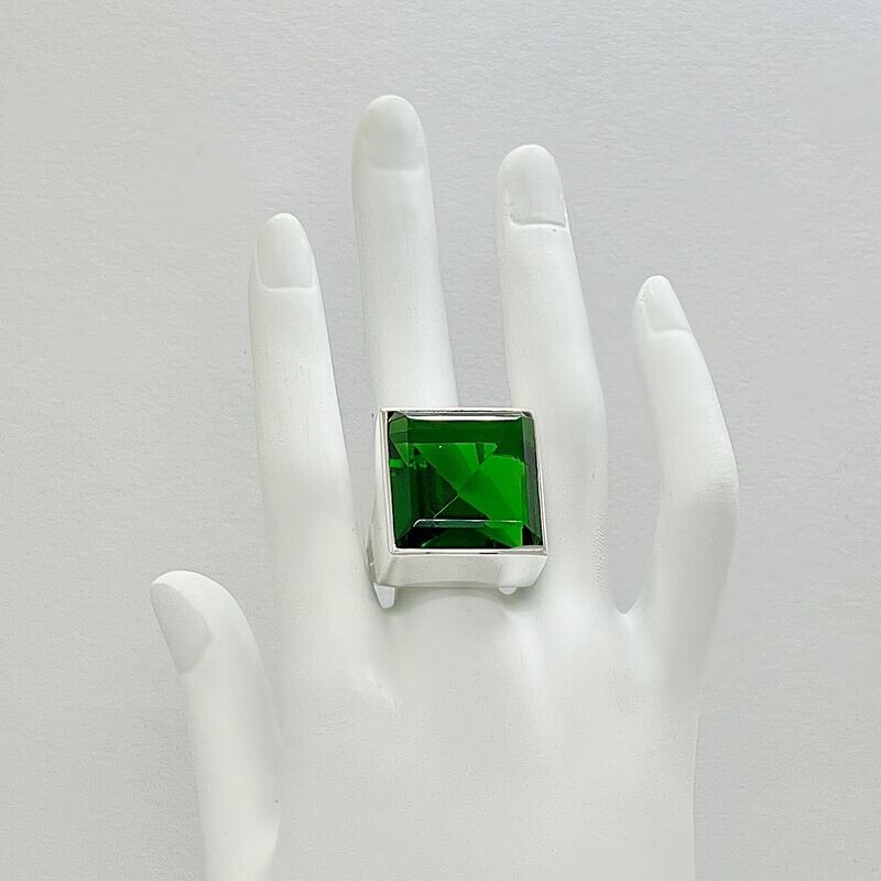 Ring Obsidian smaragdgrün quadratisch - 2 x 2 cm Ring Obsidian smaragdgrün quadratisch - 2 x 2 cm