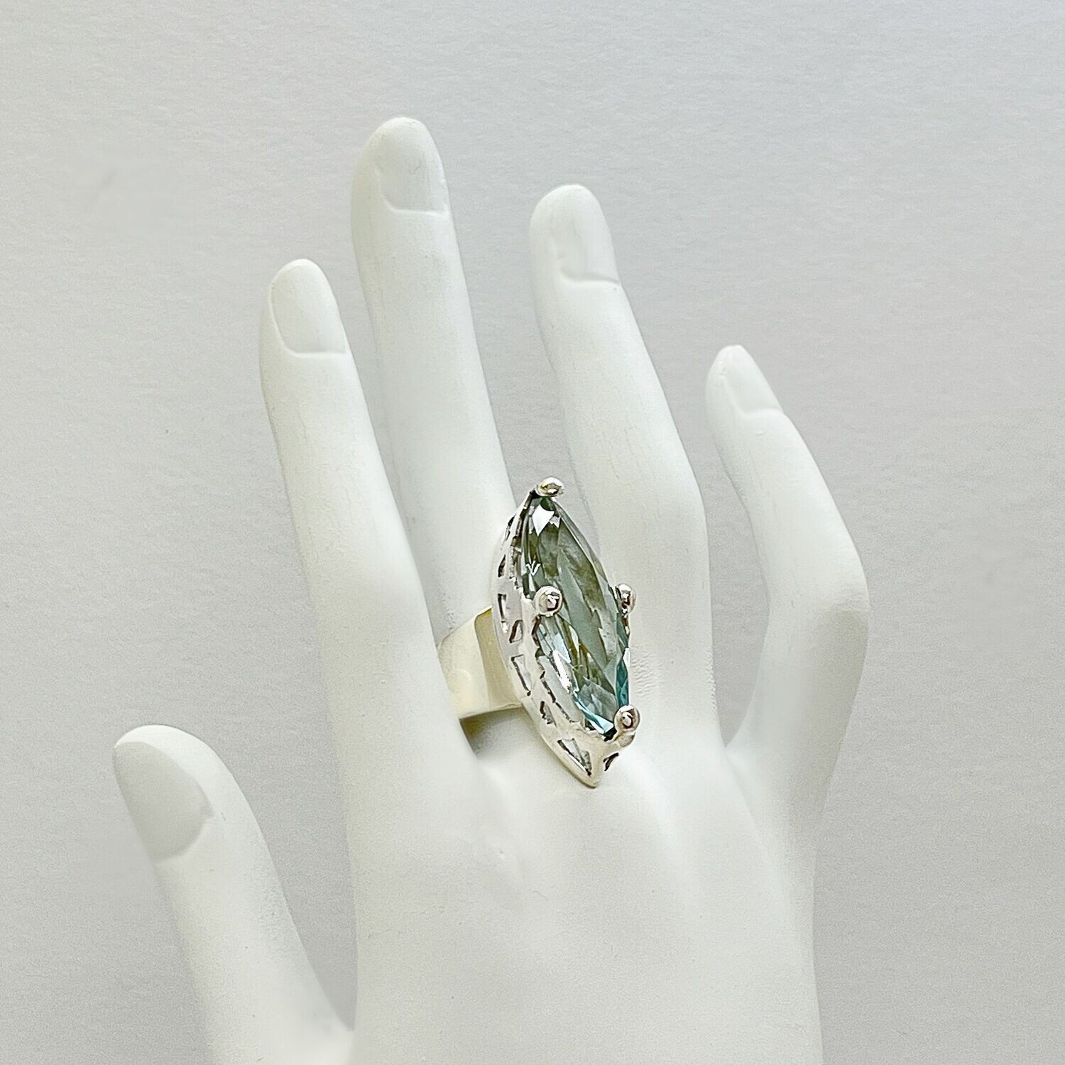 Ring Obsidian meerblau Navette  "crown" 1 x 3 cm