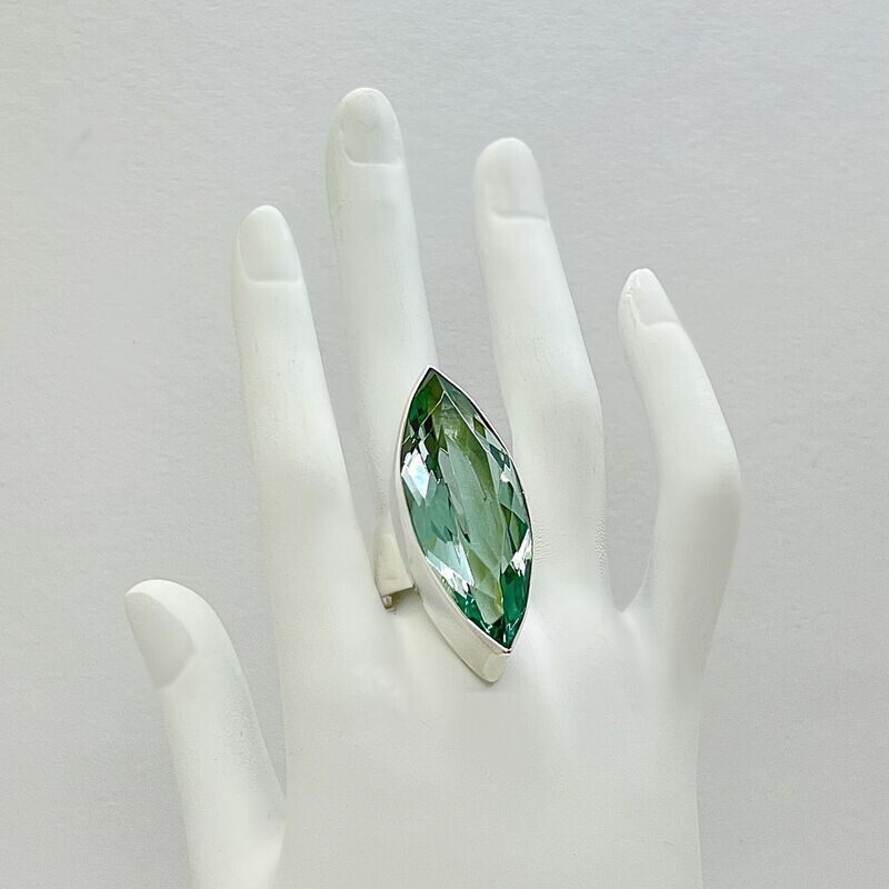 Ring Obsidian meerblau Navette - 1,5 x 4 cm Ring Obsidian meerblau Navette - 1,5 x 4 cm