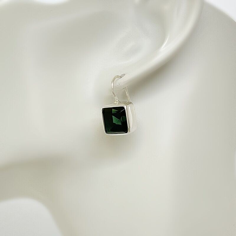 Ohrhänger Obsidian lichtschwarz quadratisch - 1 x 1 cm Ohrhänger Obsidian lichtschwarz quadratisch - 1 x 1 cm