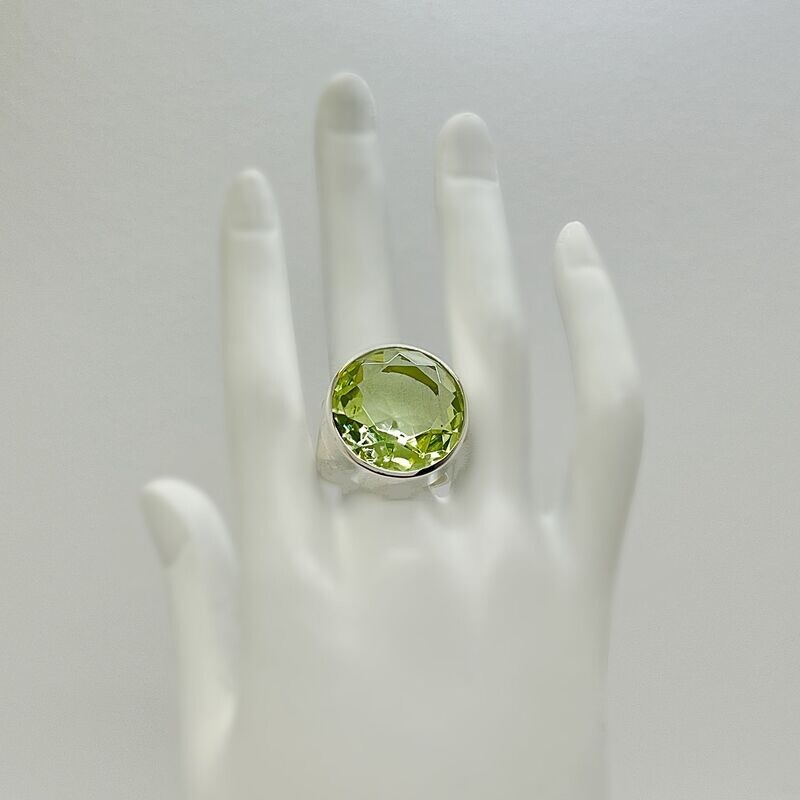 Ring Obsidian rund lichtgrün - 2 cm Ring Obsidian rund lichtgrün - 2 cm