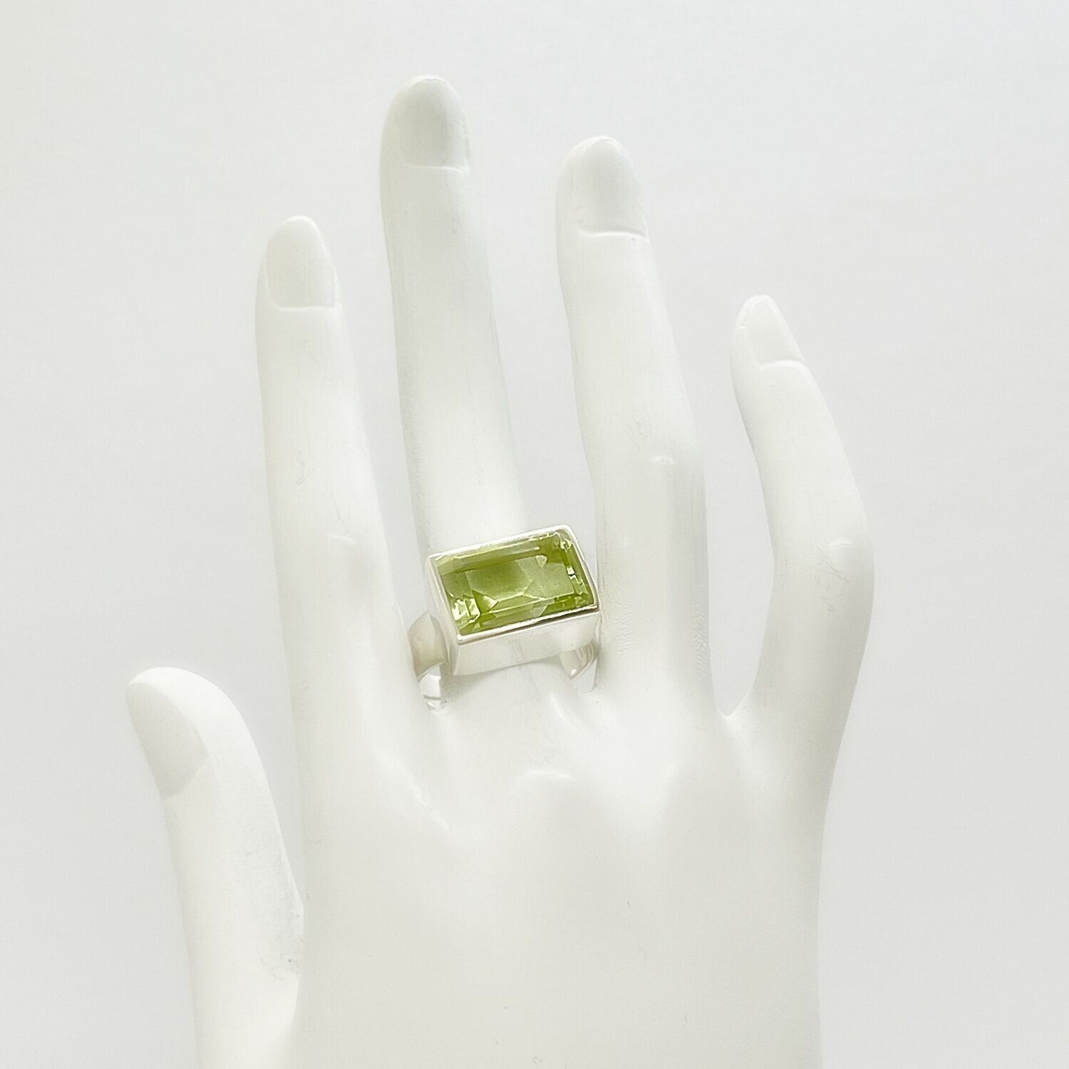 Ring Obsidian lichtgrün rechteckig - 1 x 1,5 cm