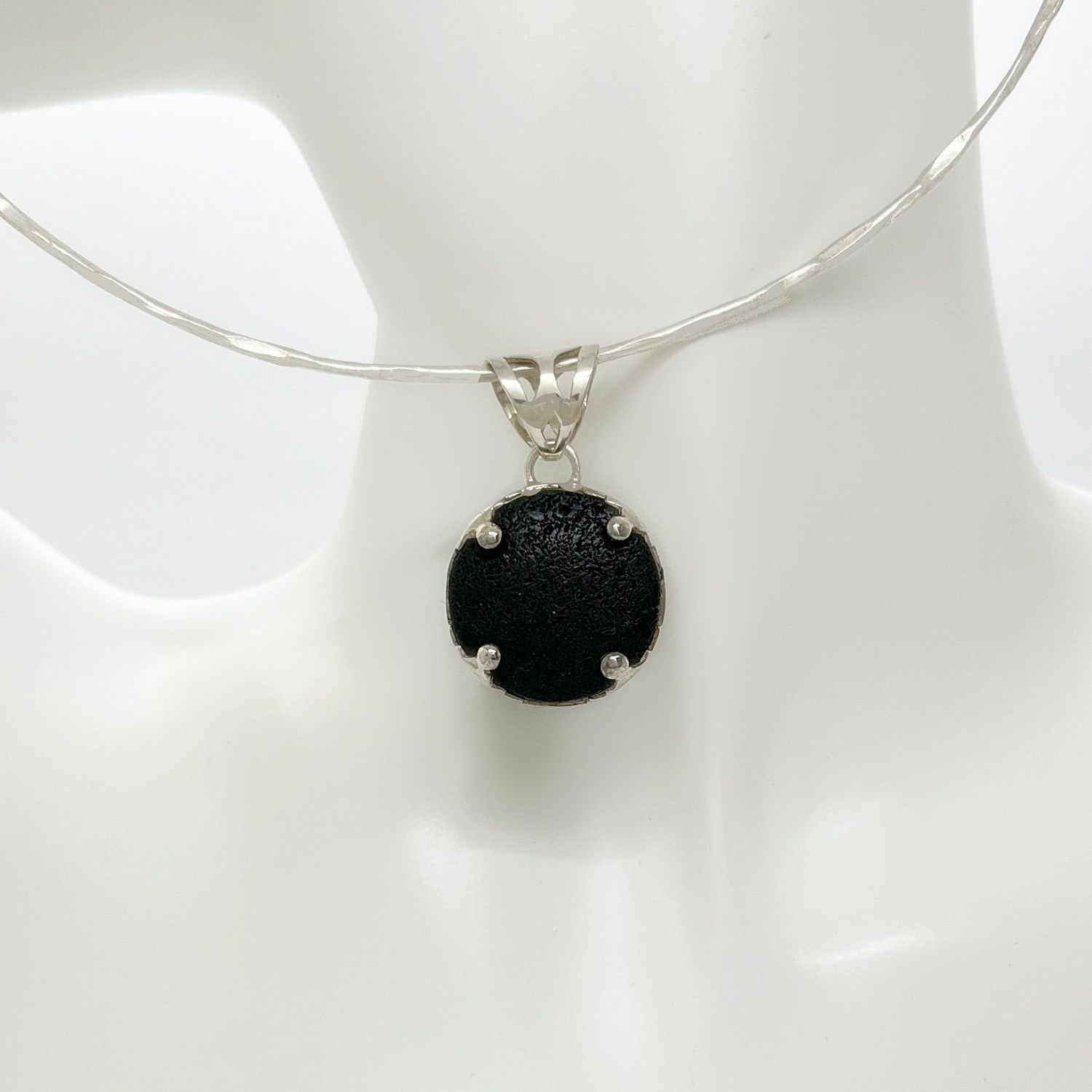Anhänger Lava rund "crown" -  2 cm