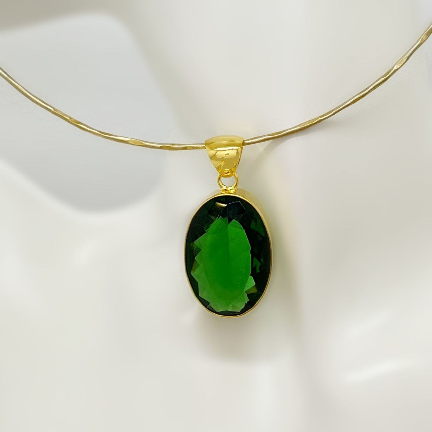 Anhänger Obsidian smaragdgrün oval - 2 x 3 cm