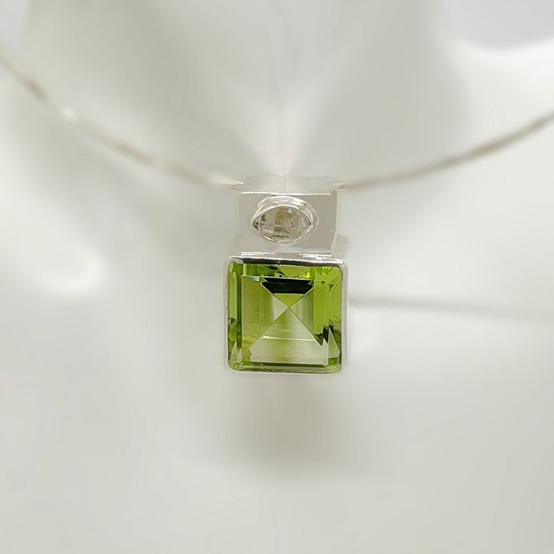 Anhänger Herkimer+Obsidian lichtgrün Anhänger Herkimer+Obsidian lichtgrün