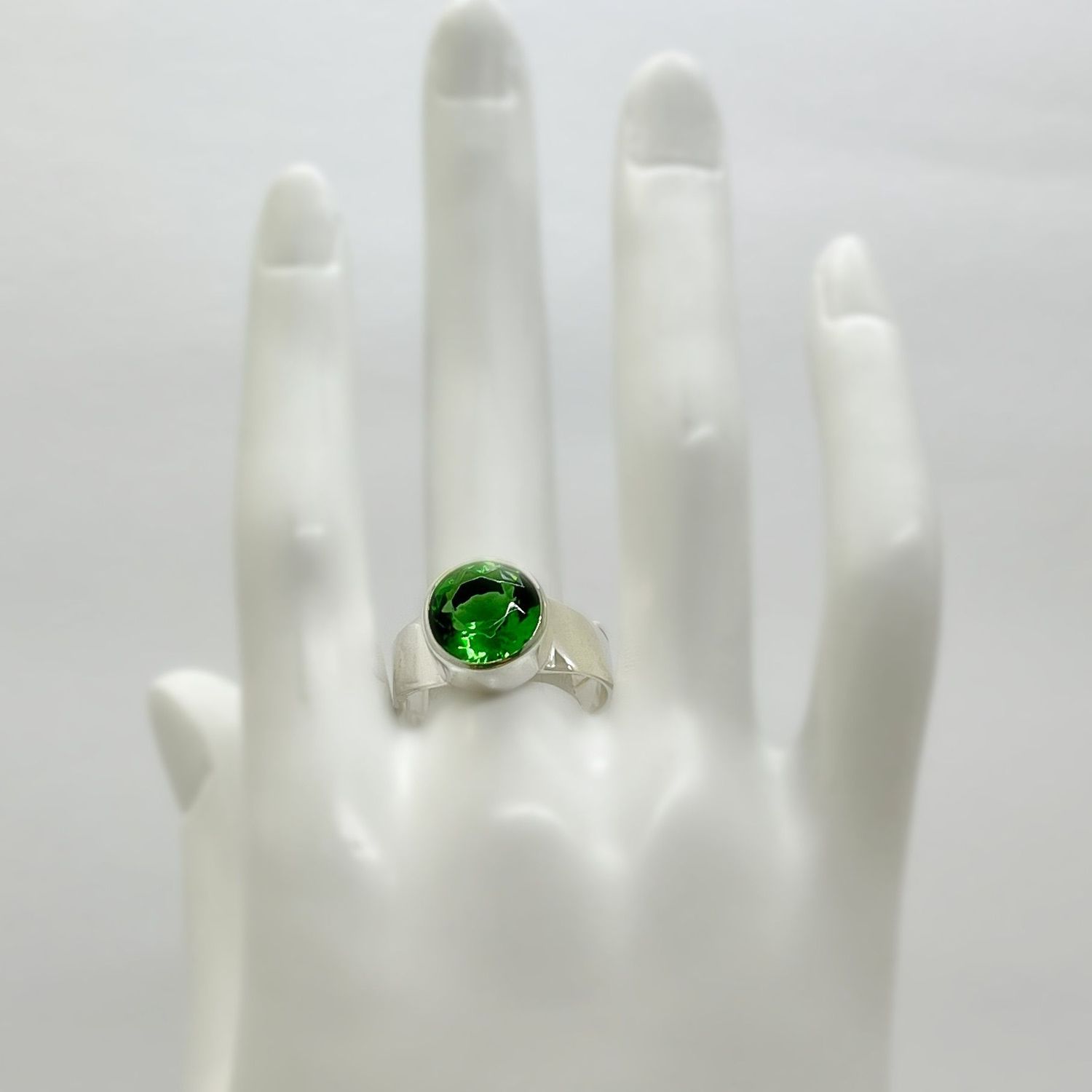 Ring Obsidian smaragdgrün rund - 1 cm