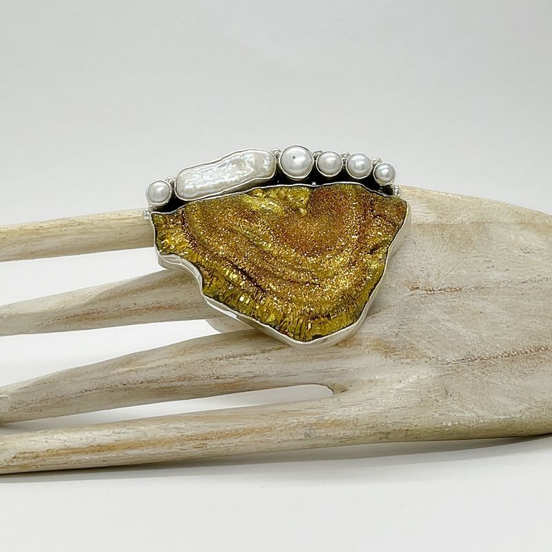 Unikat Ring Chalcedon druse + Blister + Zuchtperlen Unikat Ring Chalcedon druse + Blister + Zuchtperlen "shining treausure"