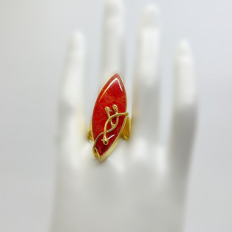 Ring Koralle (rec.) Navette ca. 1,5 x 4 cm Ring Koralle (rec.) Navette ca. 1,5 x 4 cm